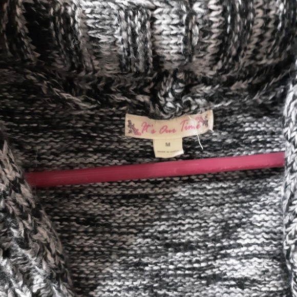 Sweater vest thing - Picture 2 of 2